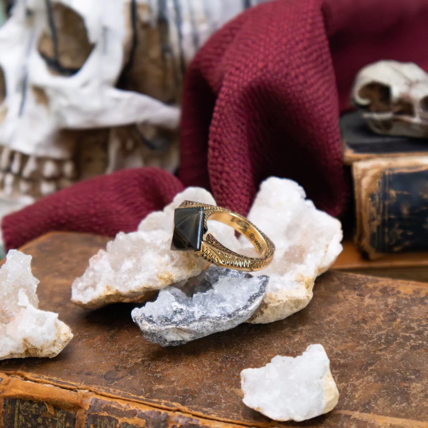 Harry Potter Replica 1/1 Lord Voldemort´s Horcrux Ring (gold-plated) product photo