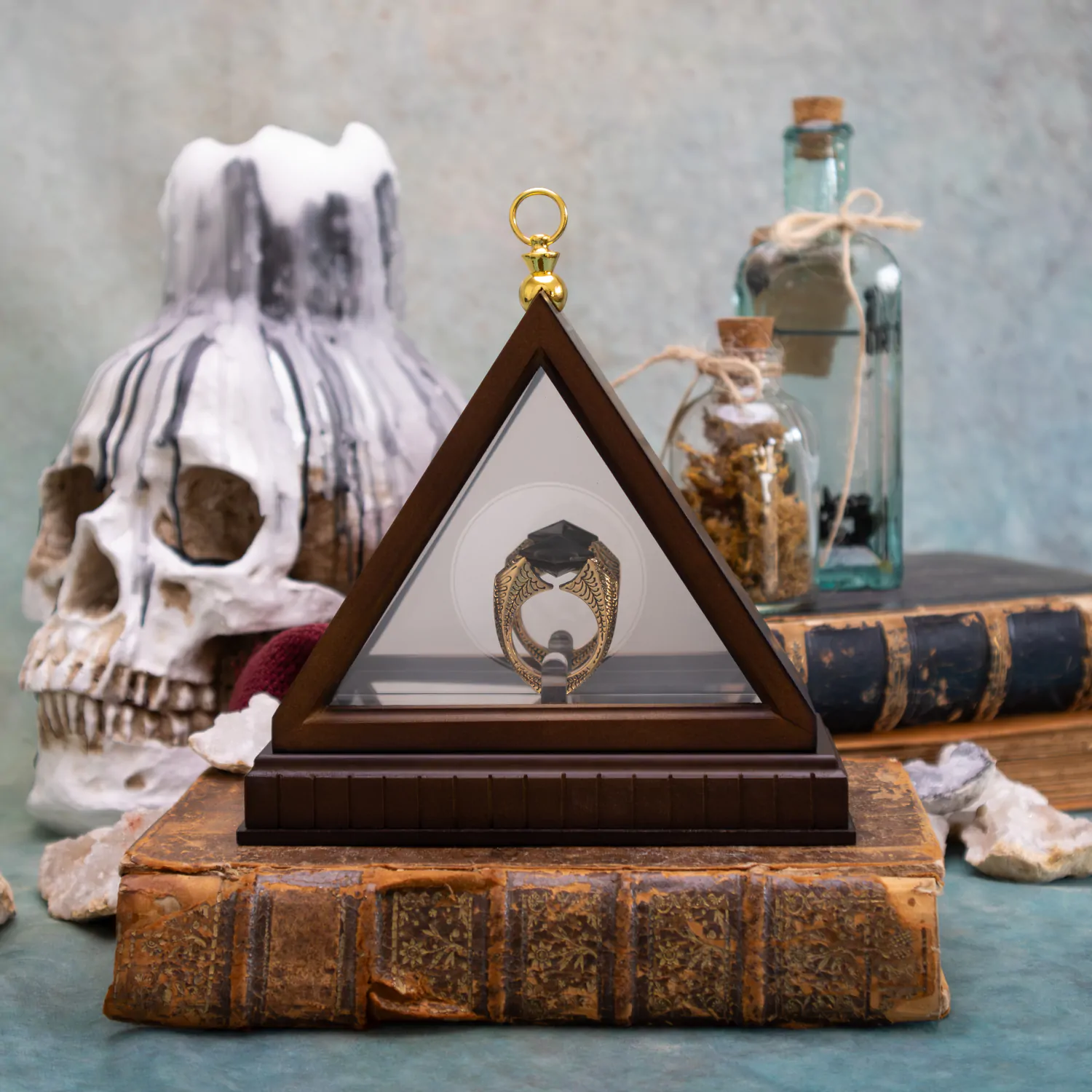 Harry Potter Replica 1/1 Lord Voldemort´s Horcrux Ring (gold-plated) product photo