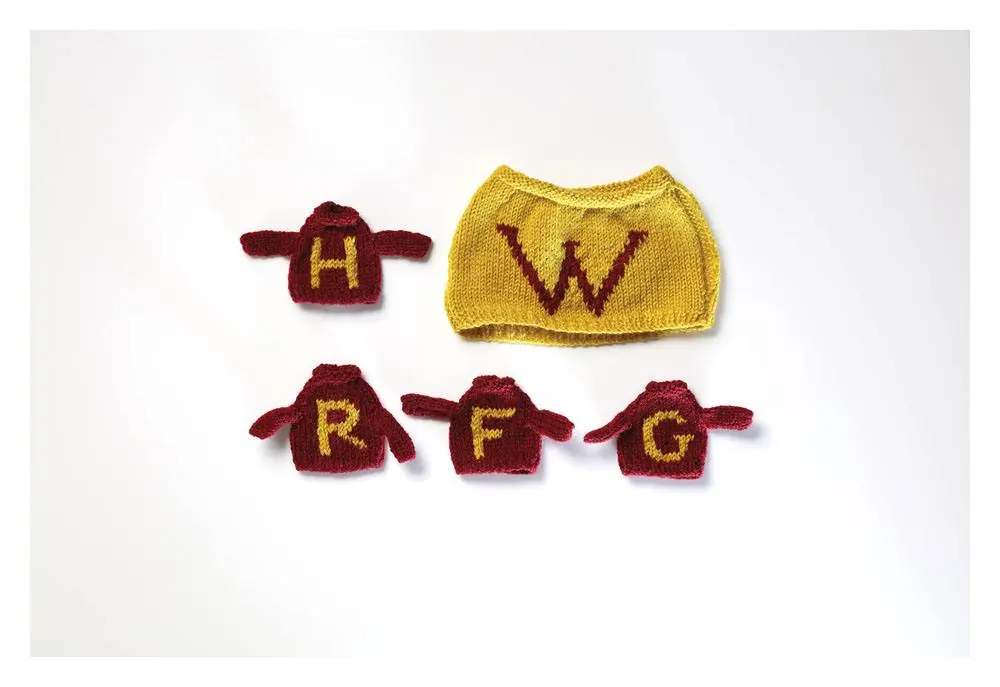 Harry Potter Knitting Kit Tea Cosy and Egg Cosy Mini Sweater product photo