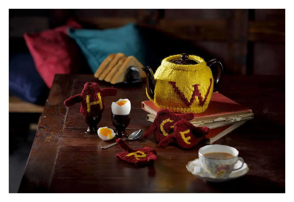 Harry Potter Knitting Kit Tea Cosy and Egg Cosy Mini Sweater product photo