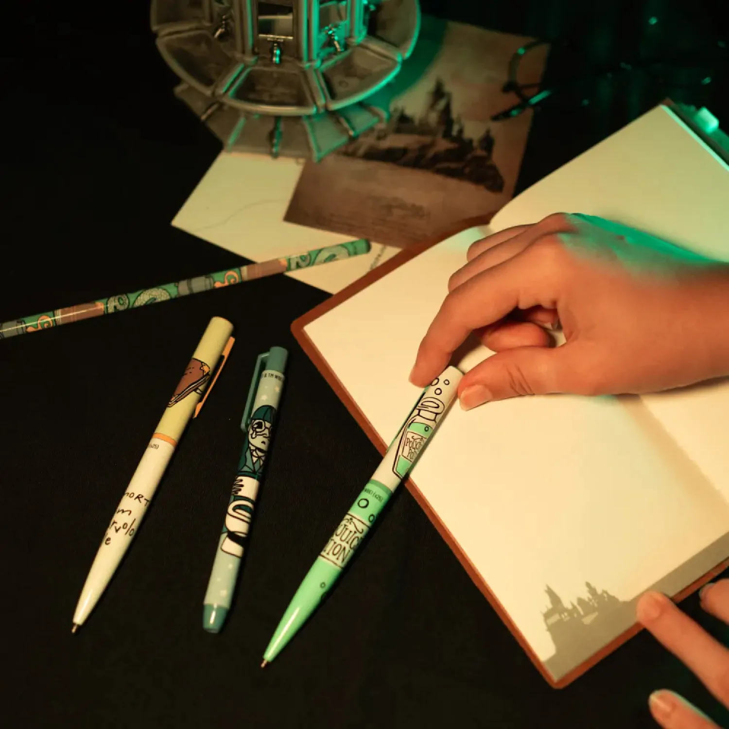 Harry Potter Pencil holders + pencils product photo