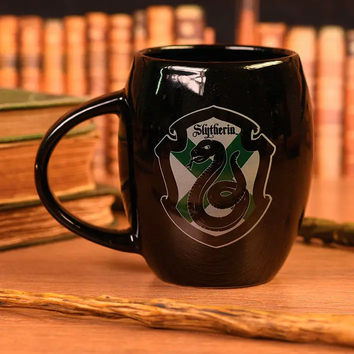 Harry Potter Oval Mug Slytherin Uniform termékfotó