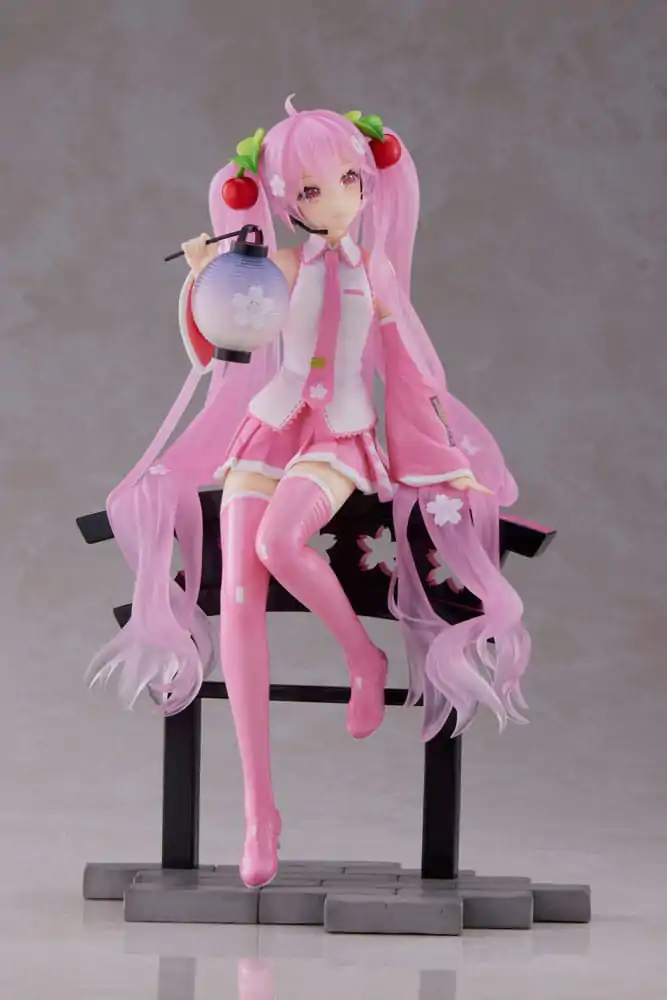 Hatsune Miku AMP PVC Statue Sakura Miku Lantern Ver. Reissue 20 cm product photo
