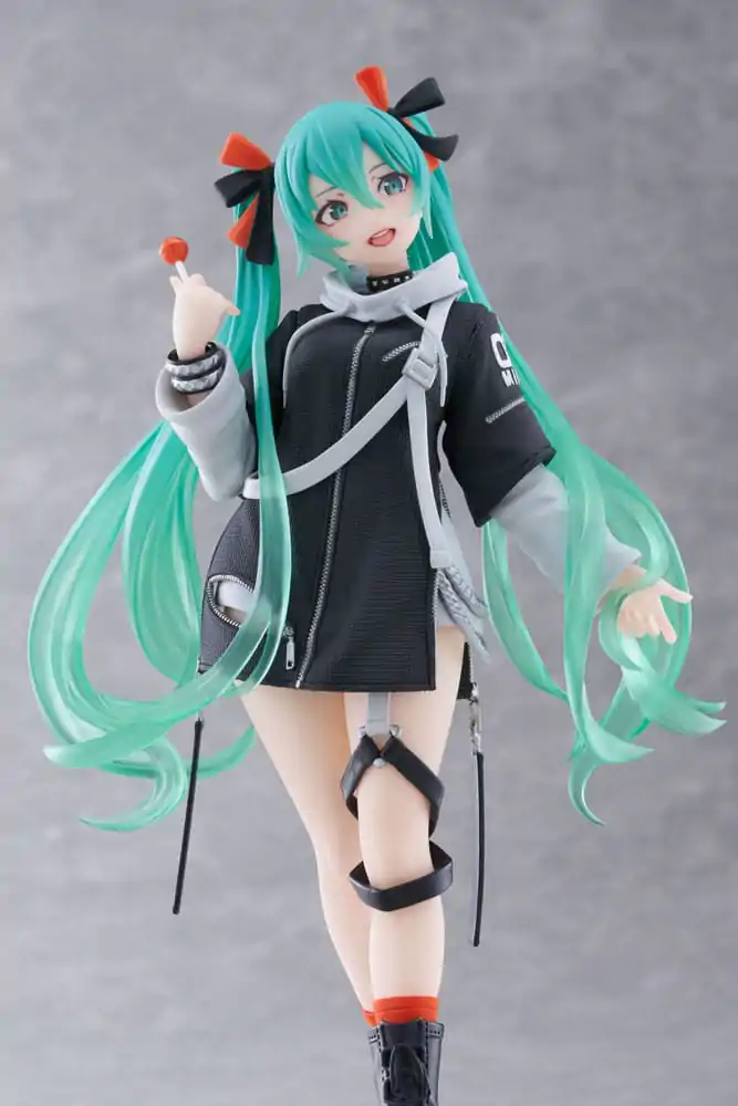 Hatsune Miku Wonderland PVC Statue Fashion Punk Ver. 18 cm termékfotó