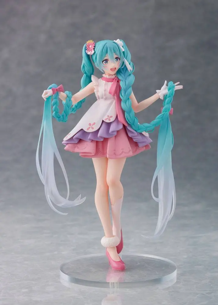 Hatsune Miku Wonderland PVC Statue Hatsune Miku Rapunzel 18 cm product photo