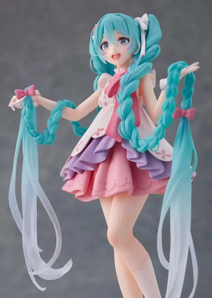 Hatsune Miku Wonderland PVC Statue Hatsune Miku Rapunzel 18 cm product photo