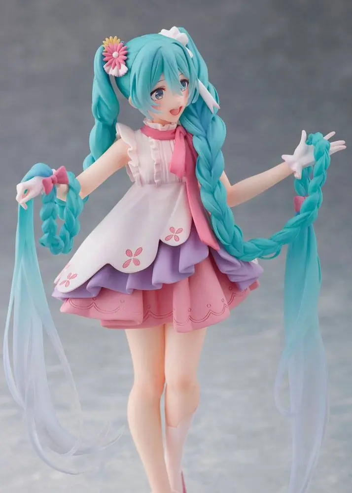 Hatsune Miku Wonderland PVC Statue Hatsune Miku Rapunzel 18 cm product photo