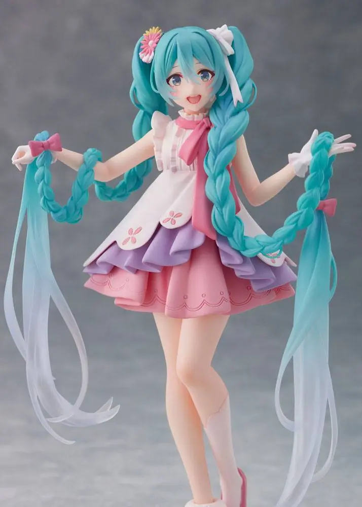 Hatsune Miku Wonderland PVC Statue Hatsune Miku Rapunzel 18 cm product photo
