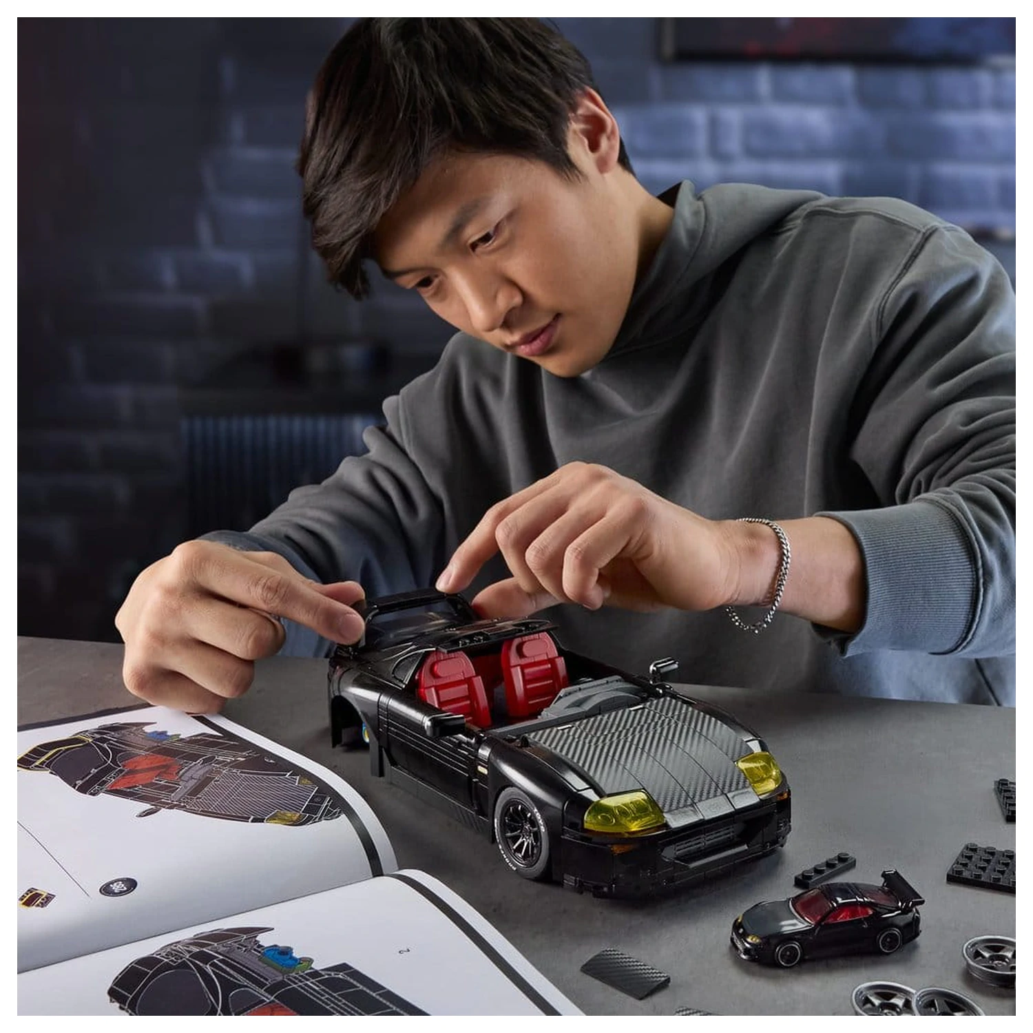 Hot Wheels Elite Mattel Brick Shop Building Set 1/16 '94 Toyota Supra MKIV product photo