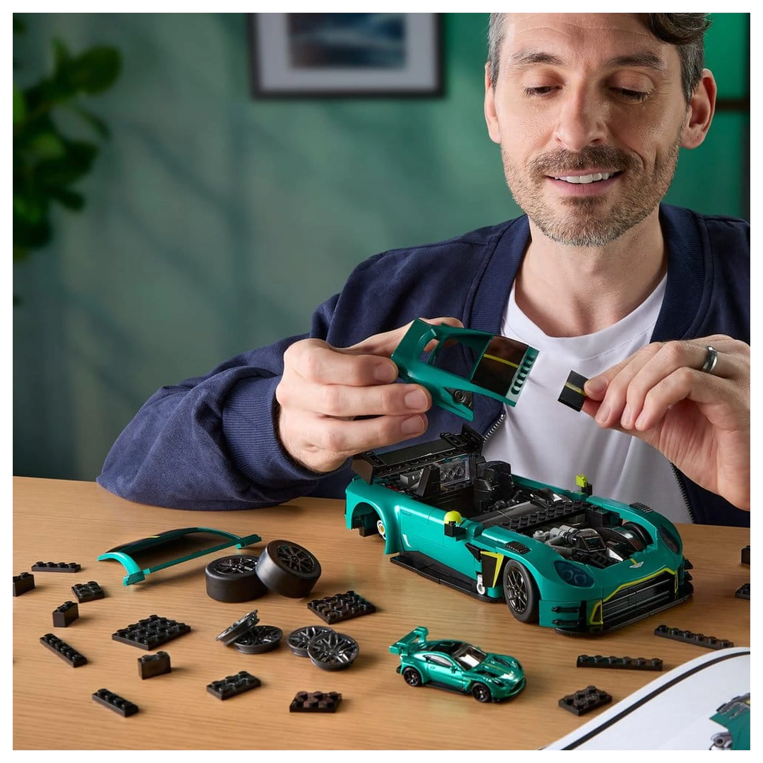 Hot Wheels Elite Mattel Brick Shop Building Set 1/16 '24 Aston Martin Vantage GT3 product photo