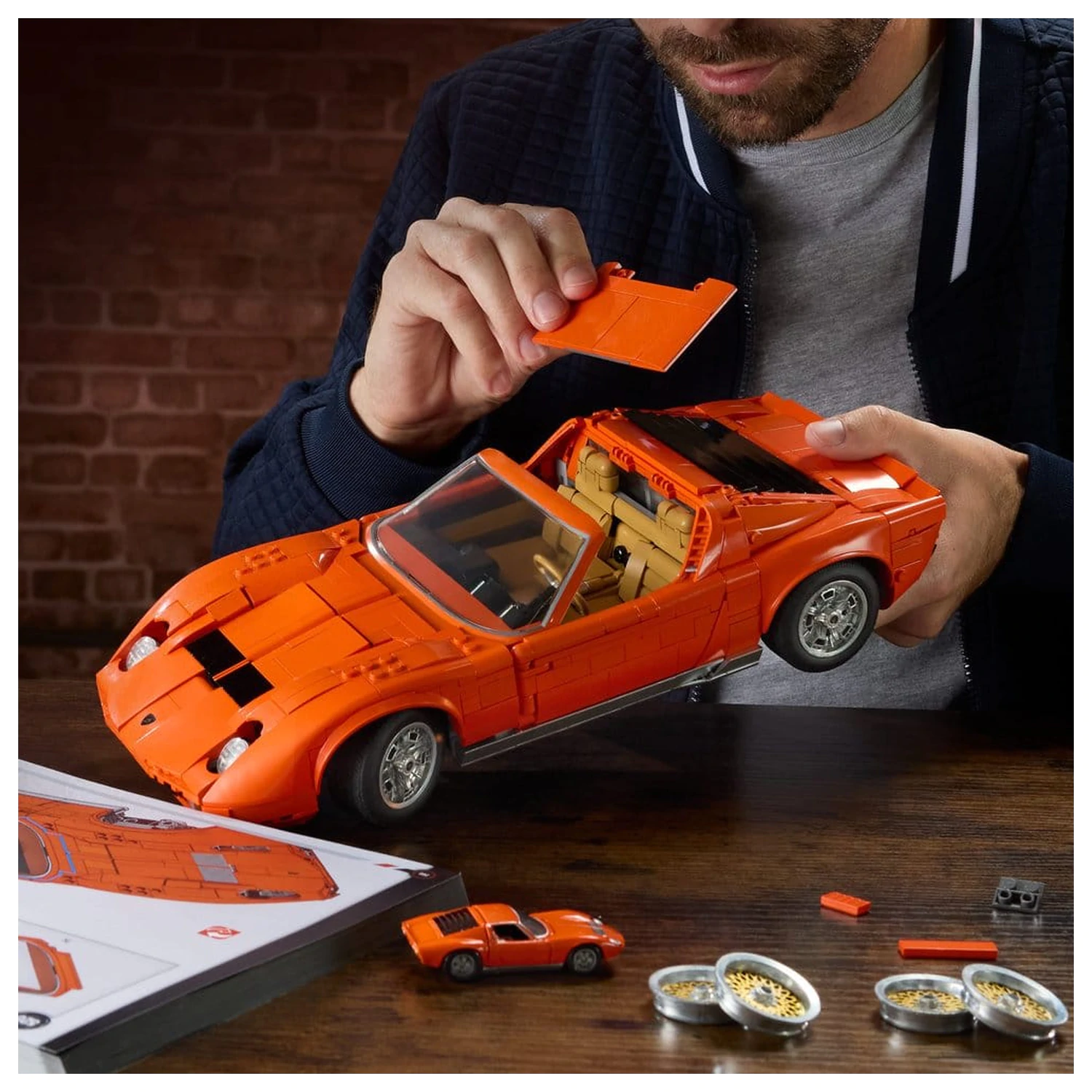 Hot Wheels Premium Mattel Brick Shop Building Set 1/12 Lamborghini Miura P400 SV product photo