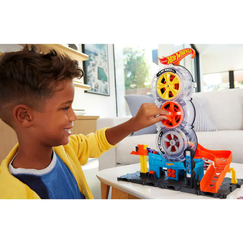 Hot Wheels Super Twist Tire Shop product photo