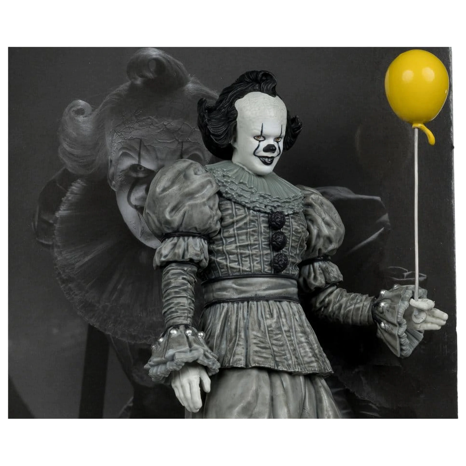It Welcome to Derry Movie Maniacs Figure Pennywise (Black & White) 16 cm product photo