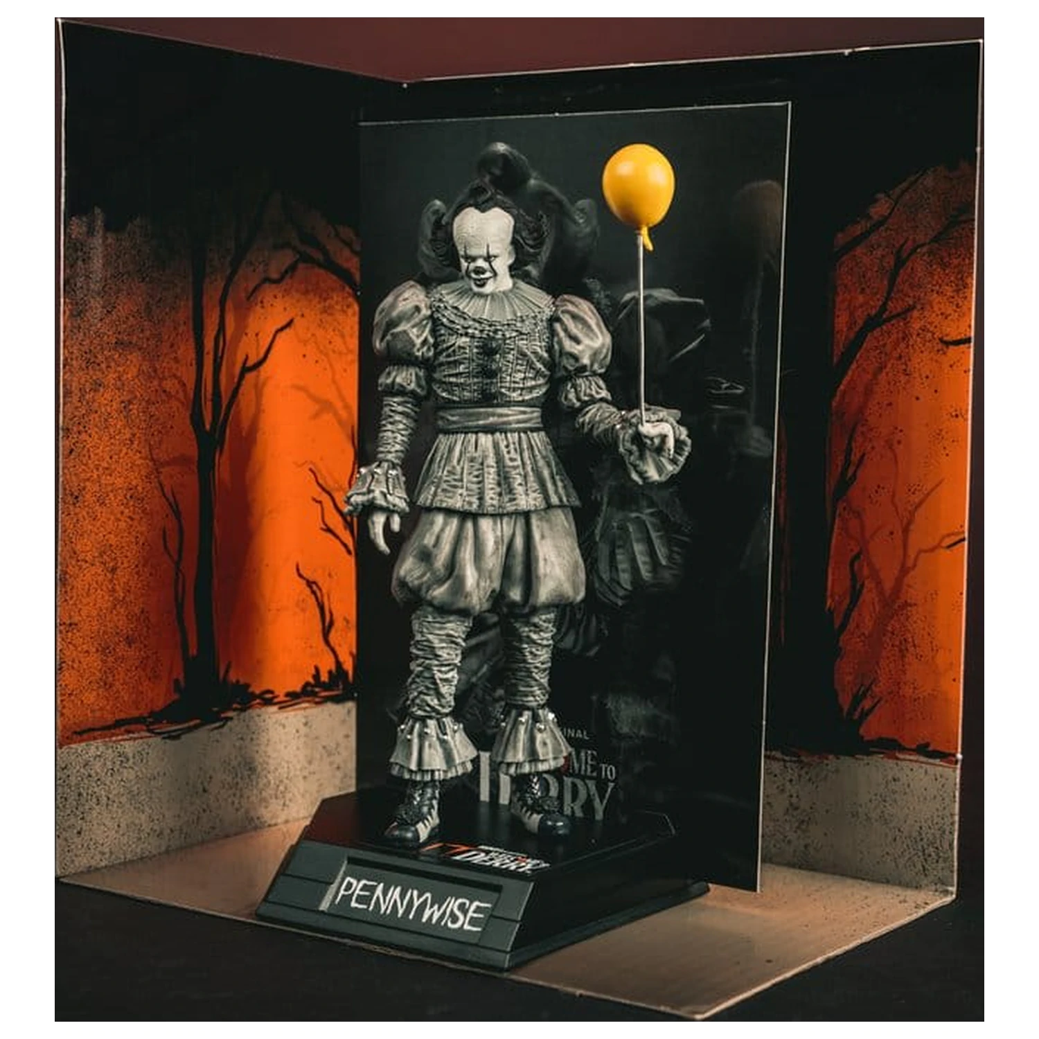 It Welcome to Derry Movie Maniacs Figure Pennywise (Black & White) 16 cm product photo