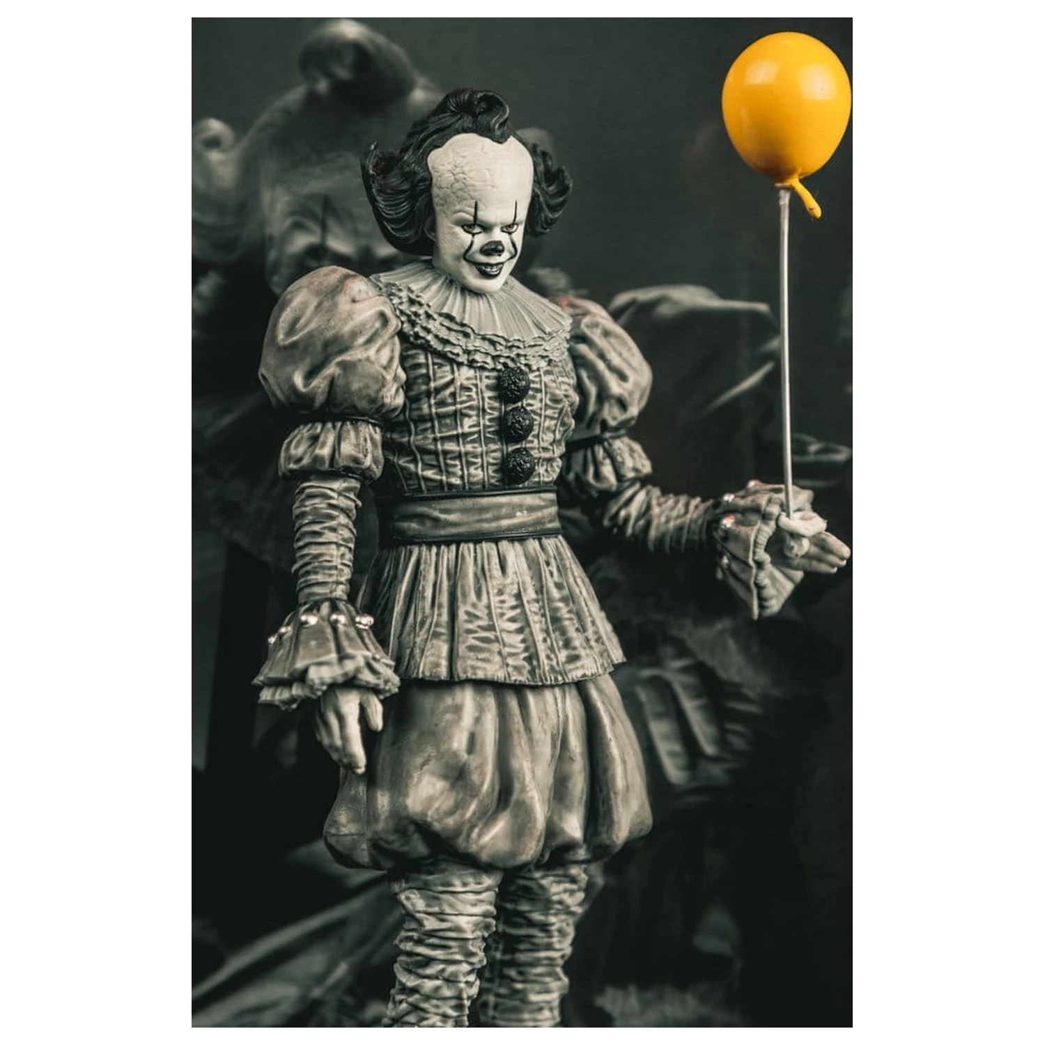 It Welcome to Derry Movie Maniacs Figure Pennywise (Black & White) 16 cm product photo