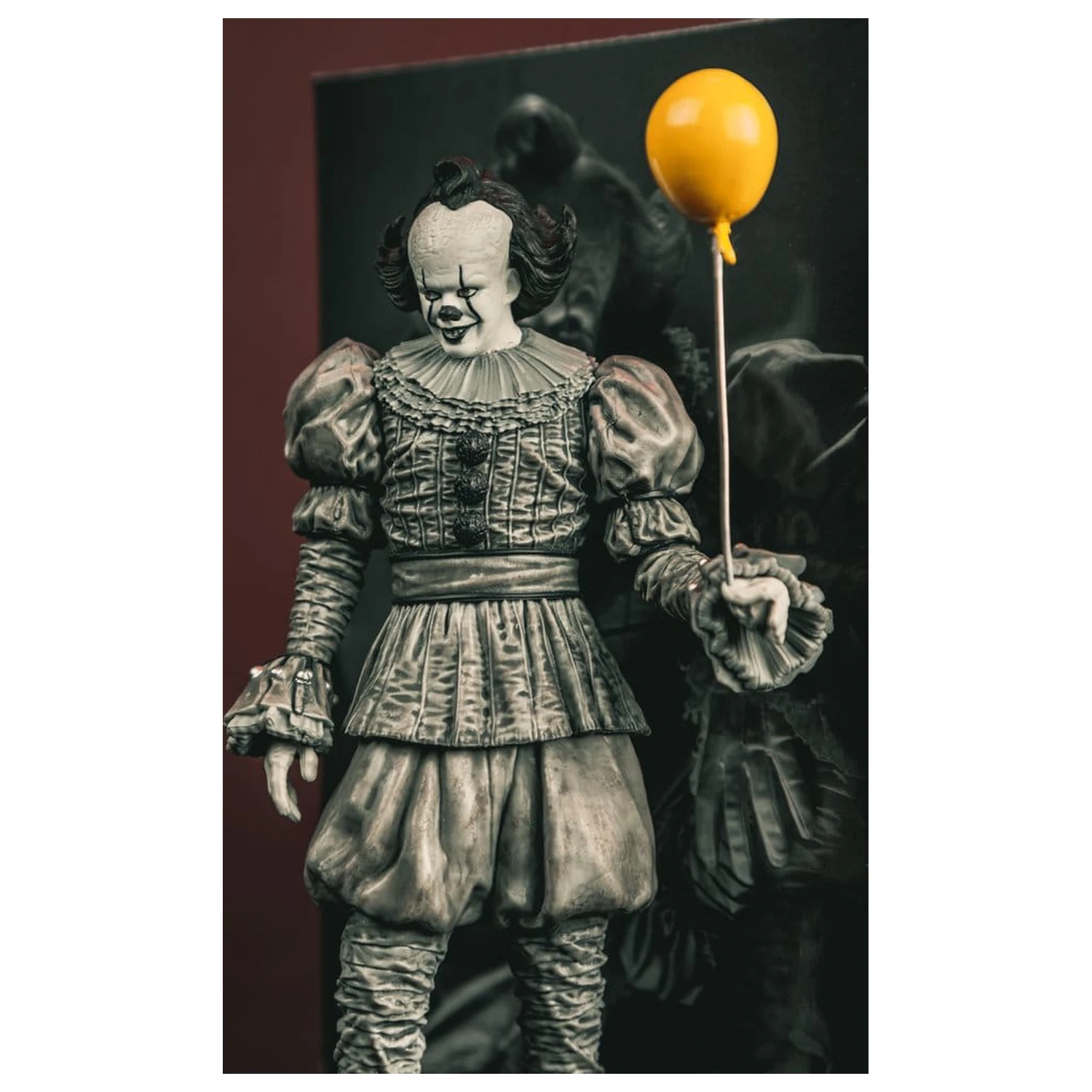 It Welcome to Derry Movie Maniacs Figure Pennywise (Black & White) 16 cm product photo