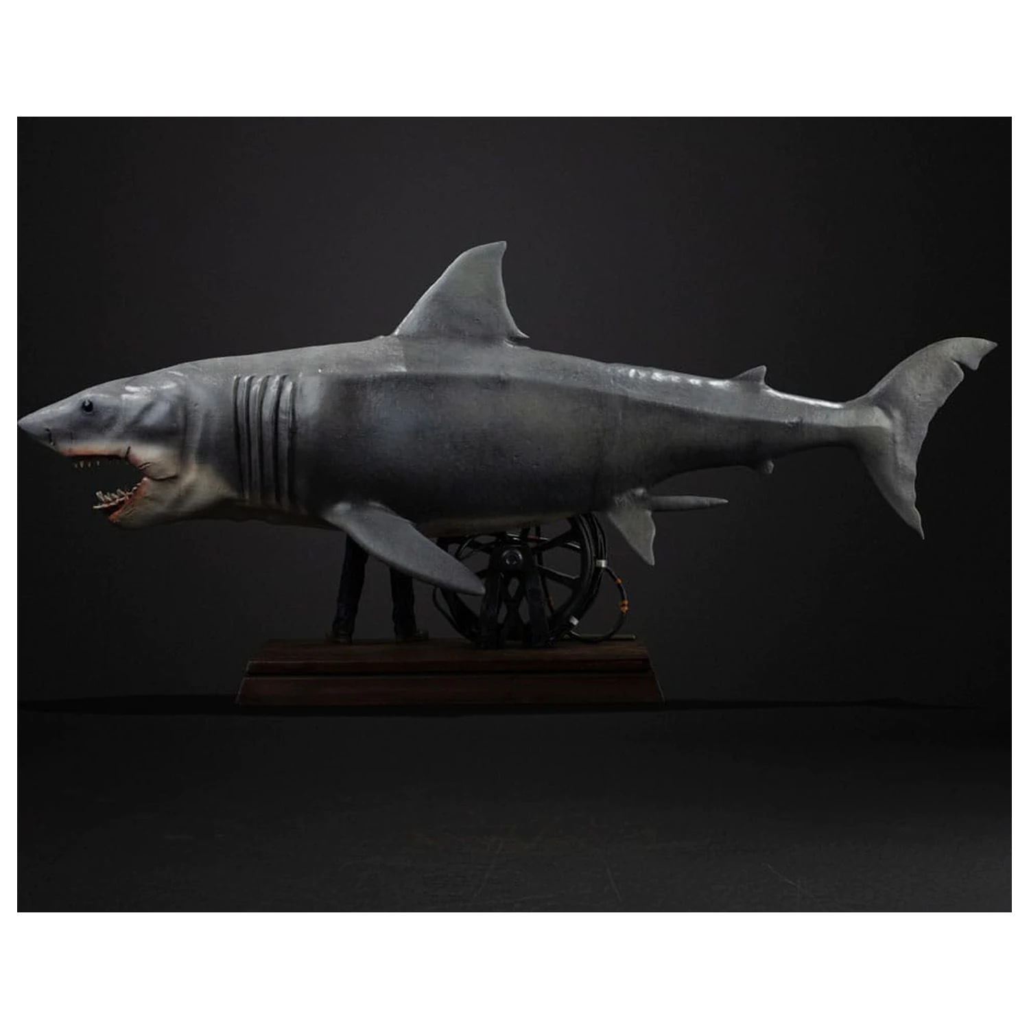 Jaws Deluxe Art Scale Statue 1/10 Steven Spielberg Jaws 50th anniversary 27 cm product photo