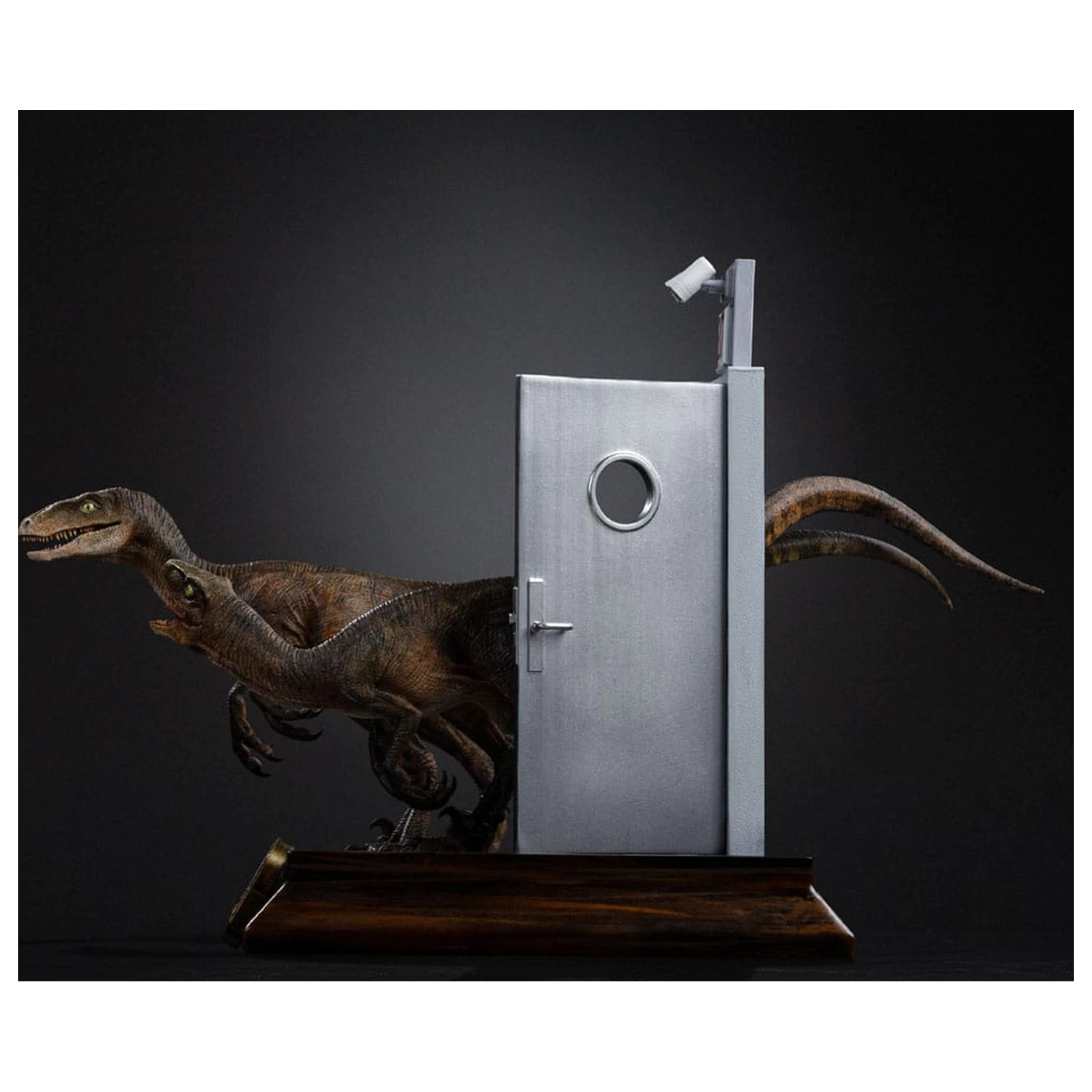 Jurassic Park Art Scale Statue 1/10 Raptors at the Kitchen's Door 28 cm product photo