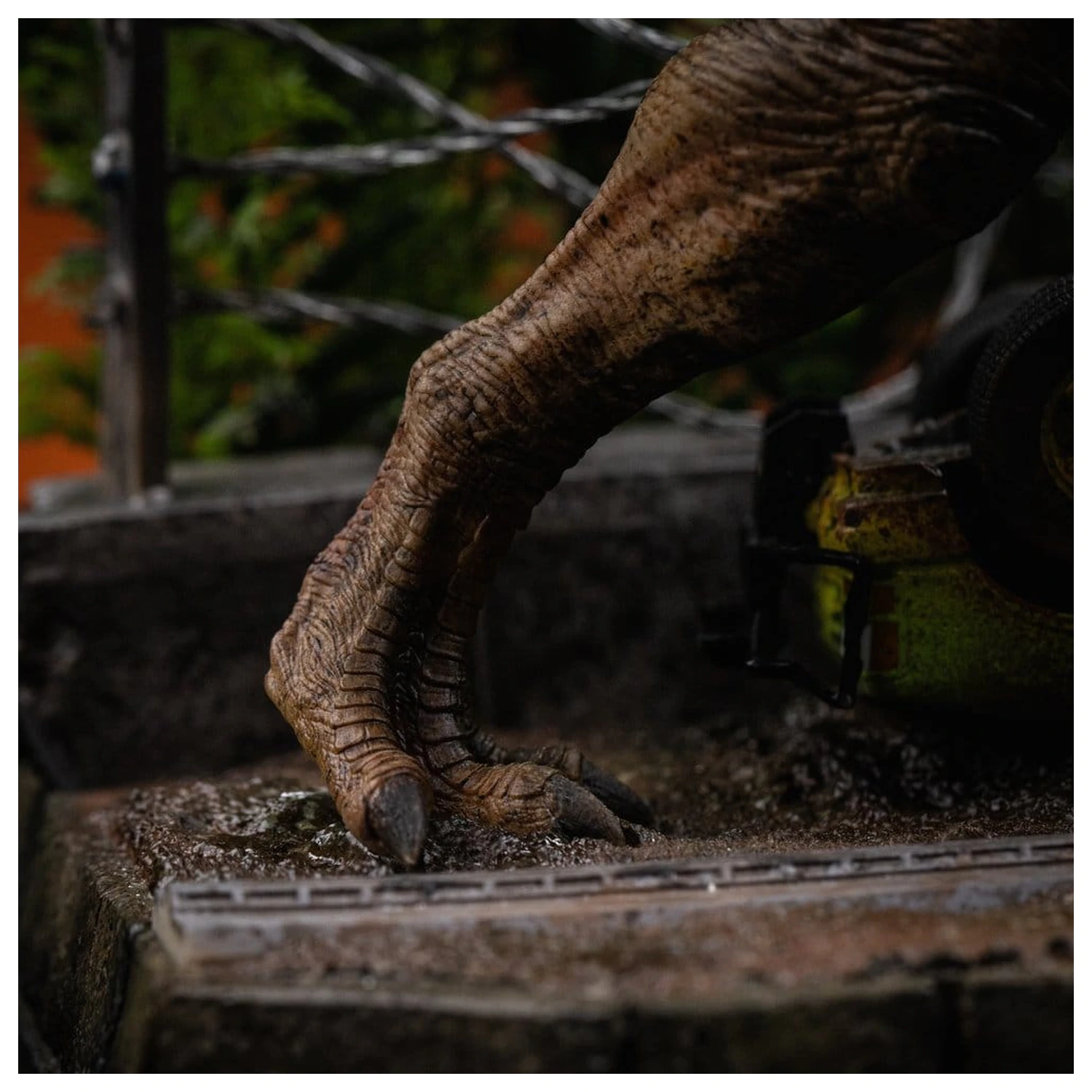 Jurassic Park Icons Statue T-Rex Breakout Set A 17 cm product photo