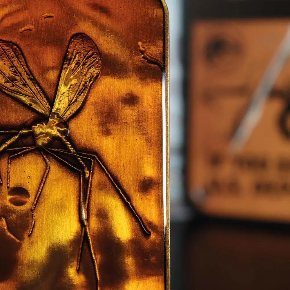 Jurassic Park Ingot Mosquito in Amber Limited Edition termékfotó