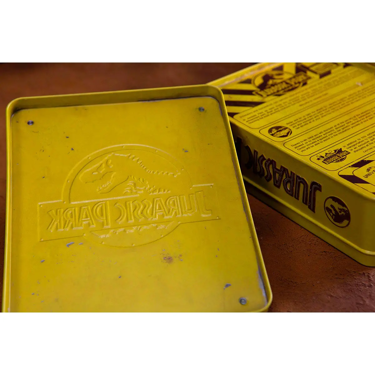 Jurassic Park Welcome Kit Amber metal box replica product photo