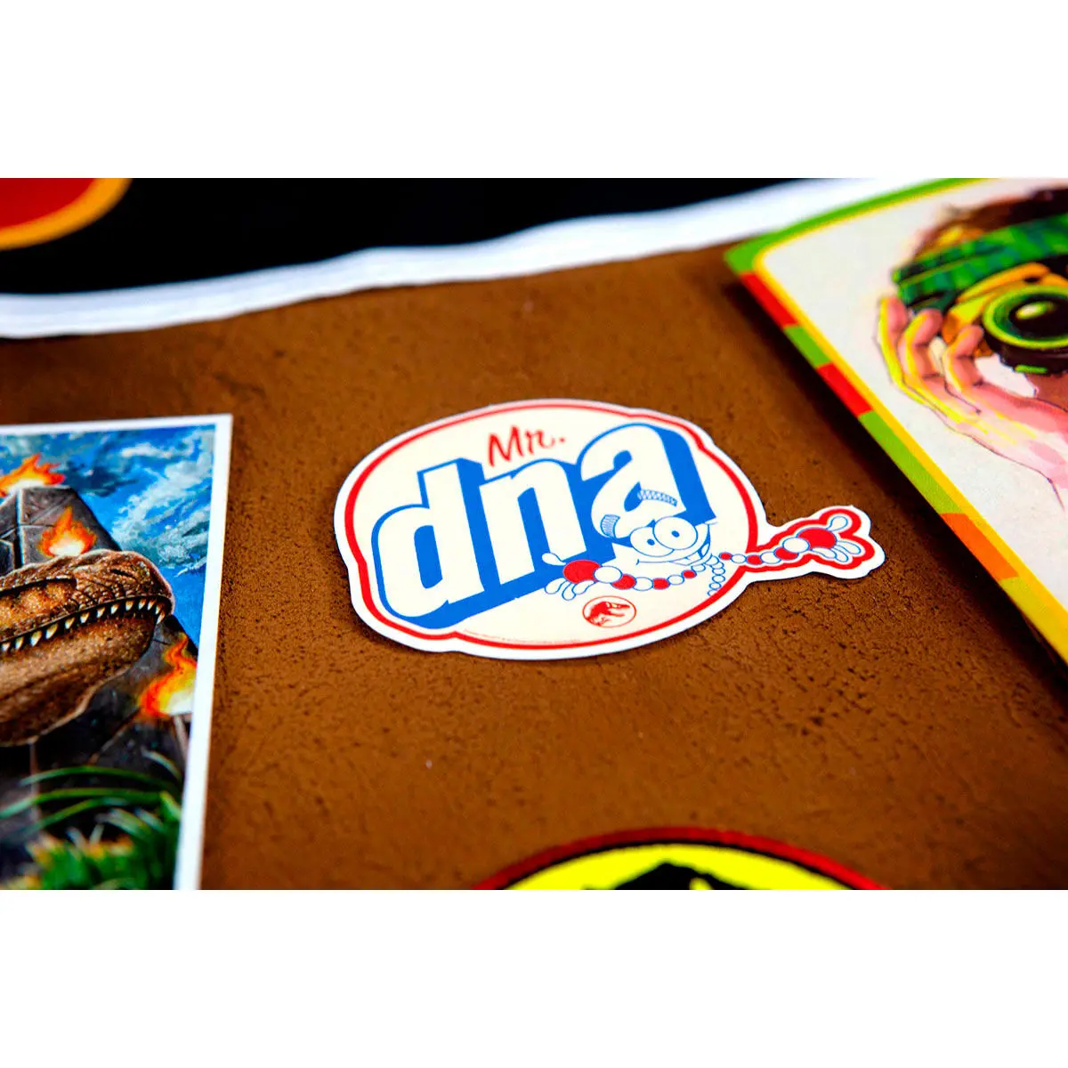 Jurassic Park Welcome Kit Amber metal box replica product photo
