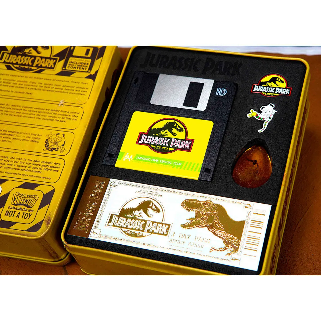 Jurassic Park Welcome Kit Amber metal box replica product photo