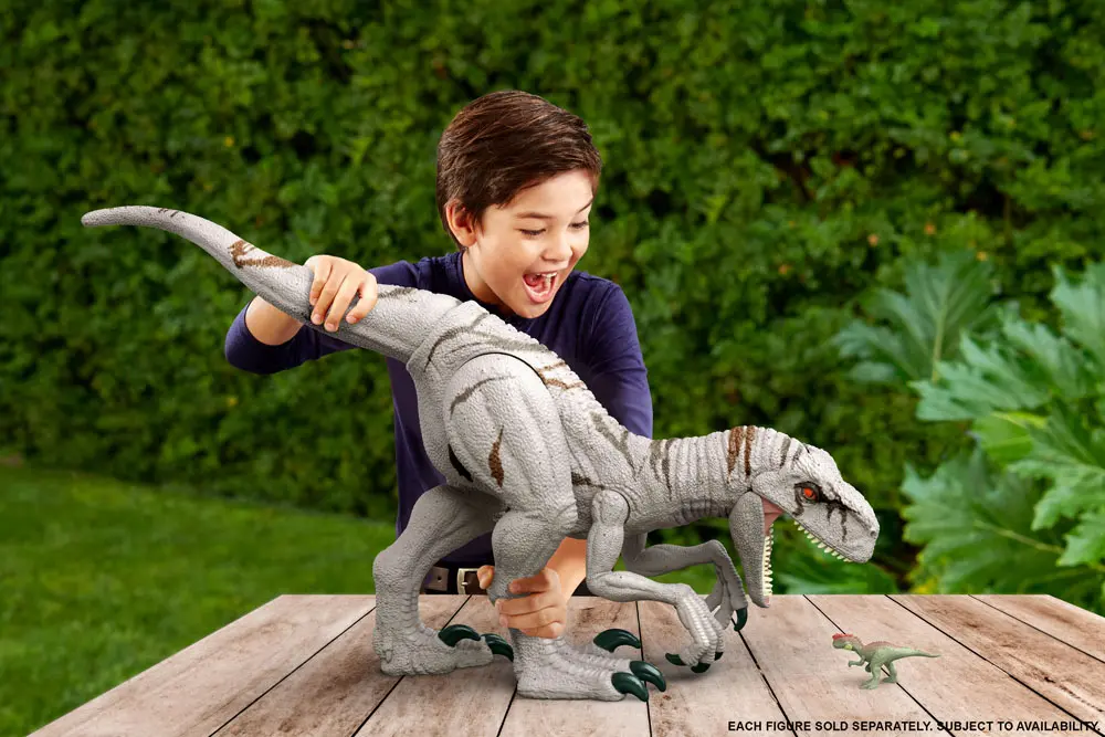 Jurassic World: Dominion Action Figure Super Colossal Atrociraptor product photo
