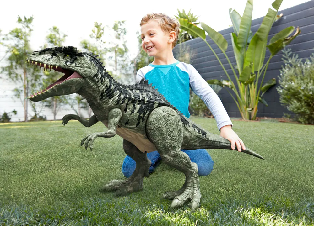 Jurassic World: Dominion Action Figure Super Colossal Giganotosaurus product photo