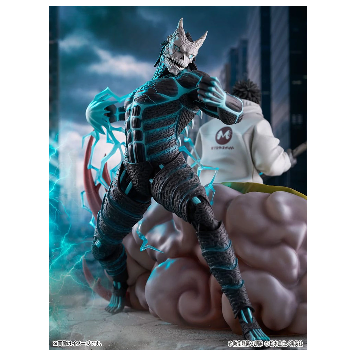 Kaiju No.8 SHIBUYA SCRAMBLE FIGURE PVC Statue 1/7 Kaiju No.8 & Kafka Hibino 29 cm    product photo