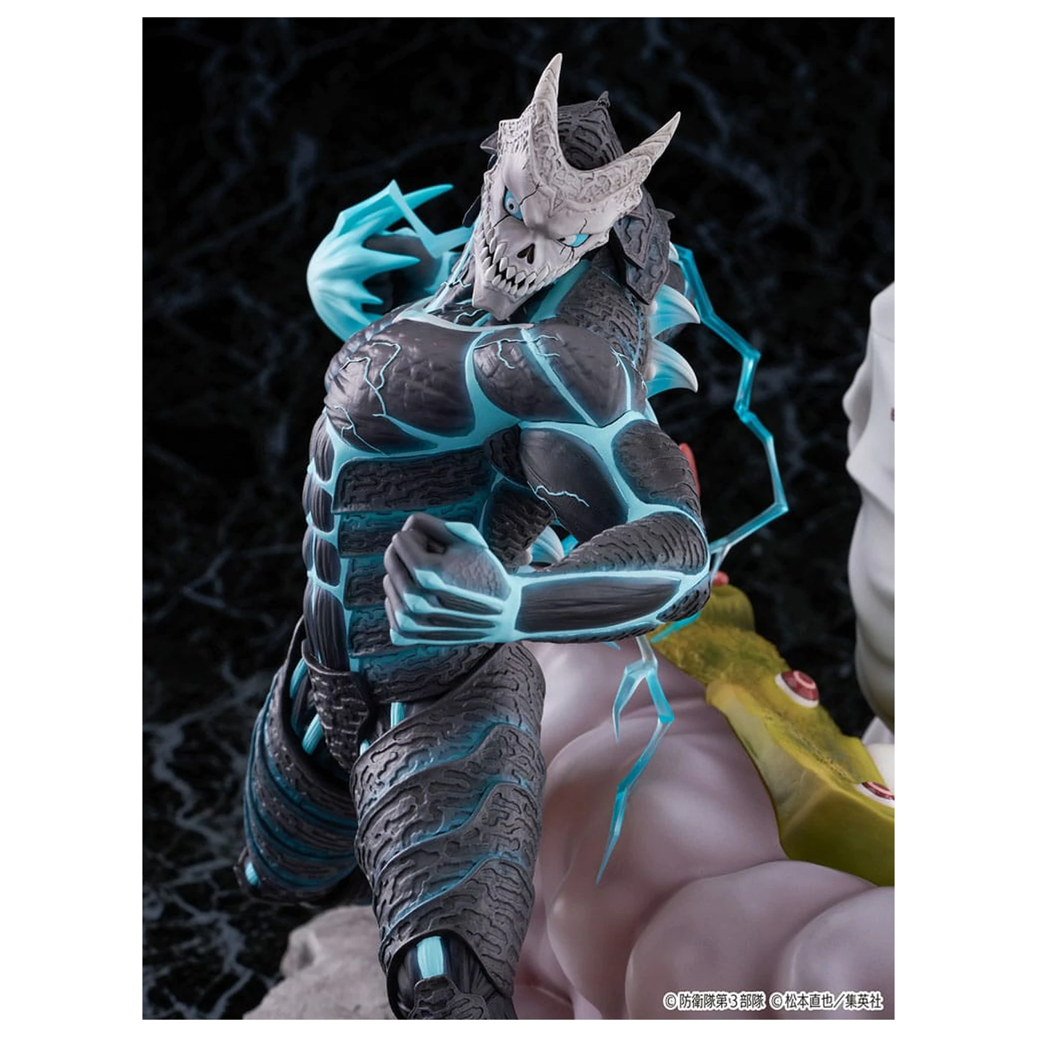 Kaiju No.8 SHIBUYA SCRAMBLE FIGURE PVC Statue 1/7 Kaiju No.8 & Kafka Hibino 29 cm    product photo