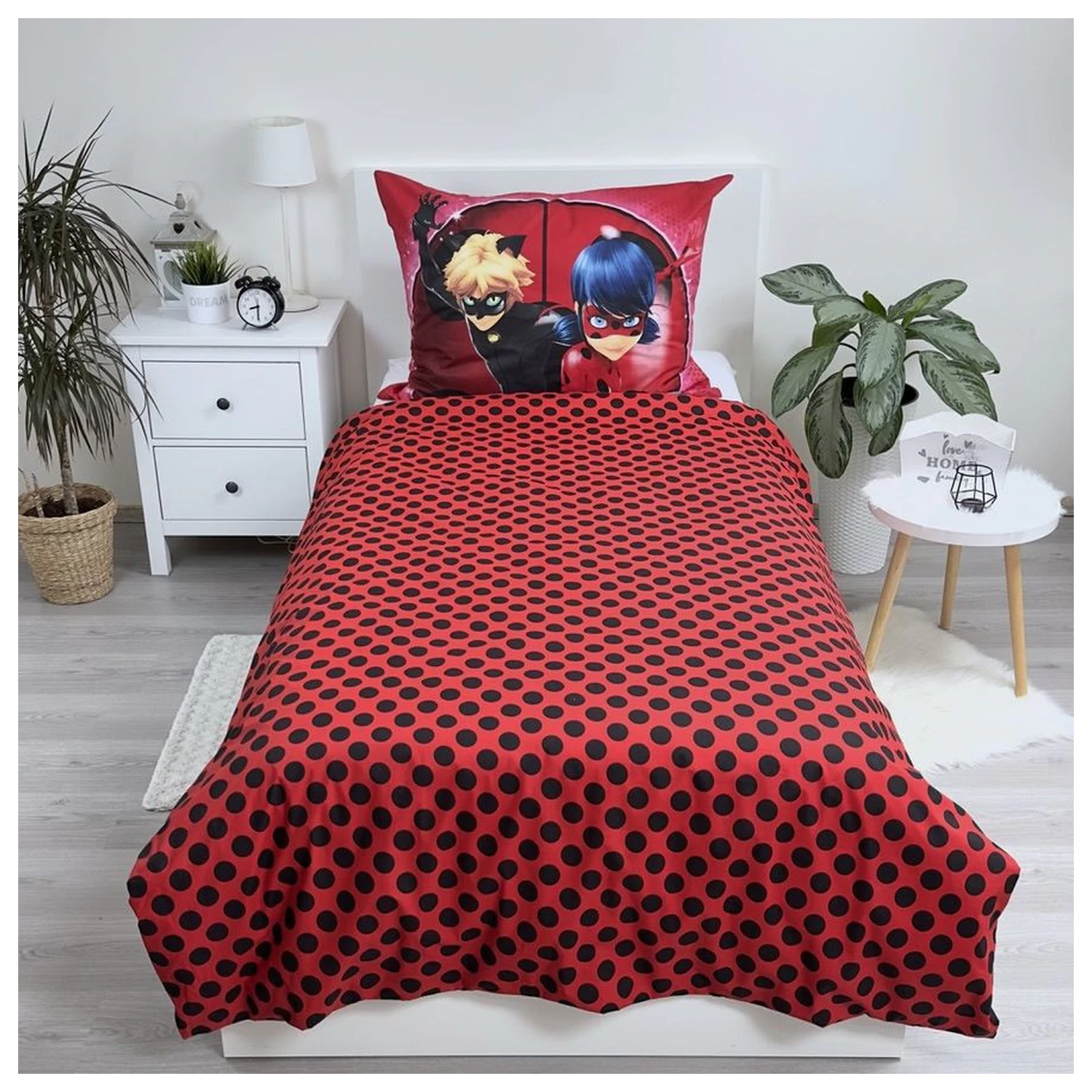 Miraculous: Tales of Ladybug & Cat Noir Paris Duvet Cover product photo