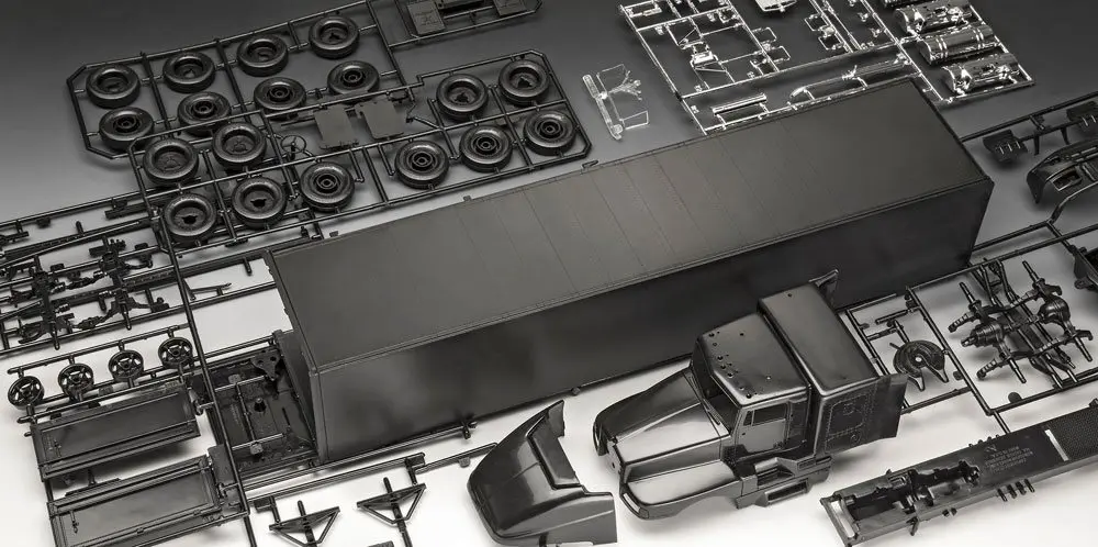 Kiss Model Kit 1/32 Tour Truck 55 cm product photo