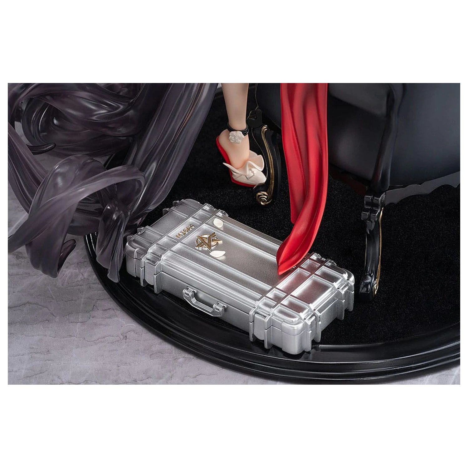 Knives Out PVC Statue 1/7 Diane: Banquet Dance Ver. 29 cm  product photo