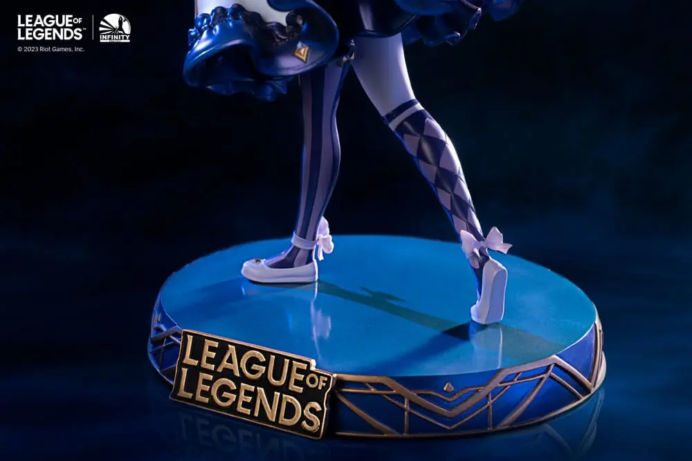 League of Legends Statue 1/6 The Hallowed Seamstress - Gwen 39 cm product photo
