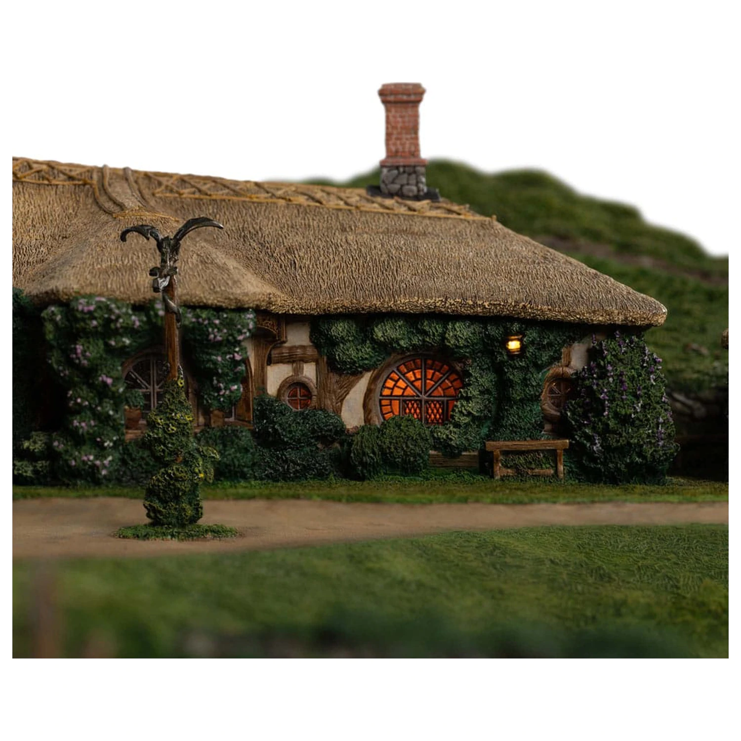 Lord of the Rings Statue The Green Dragon Inn product photo