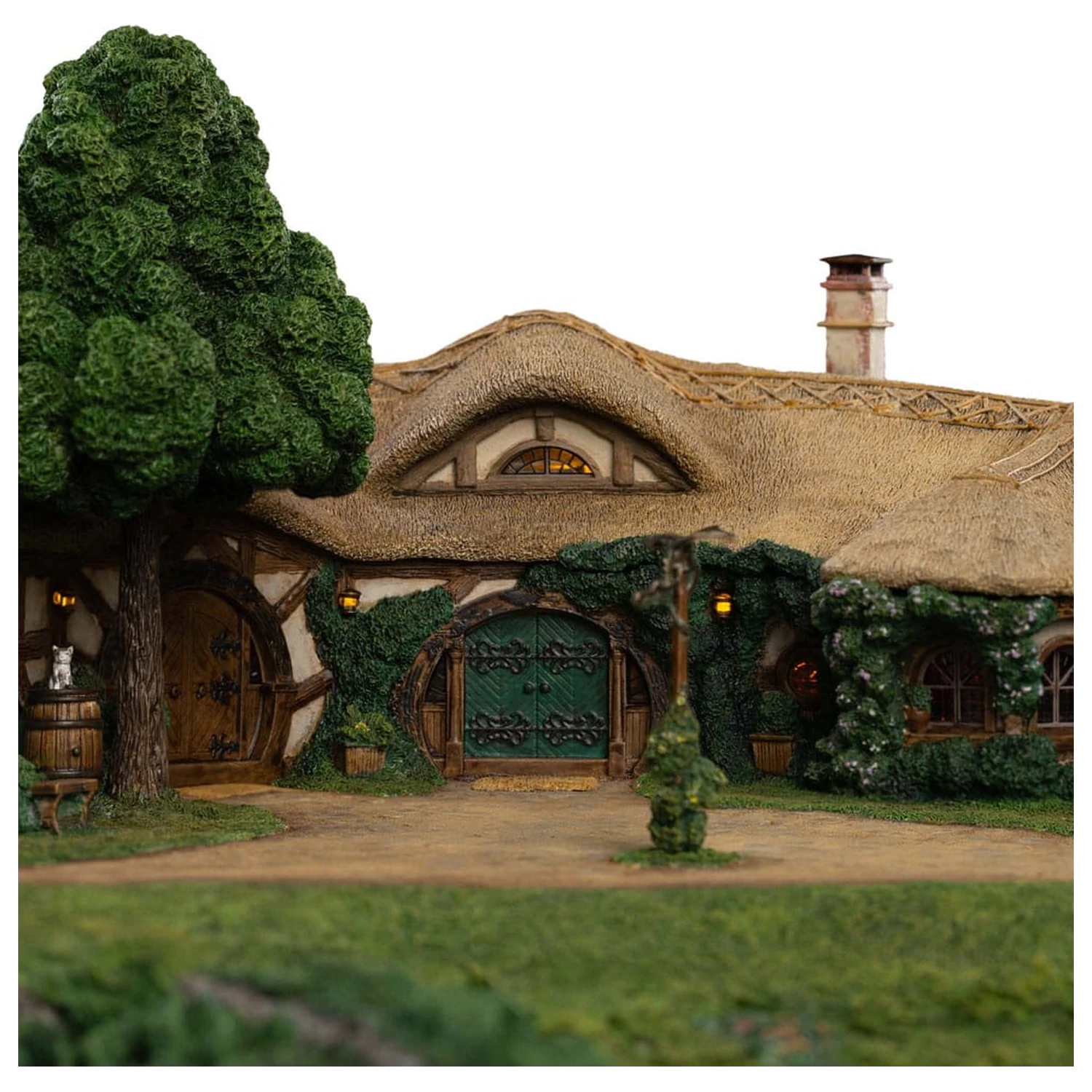 Lord of the Rings Statue The Green Dragon Inn product photo