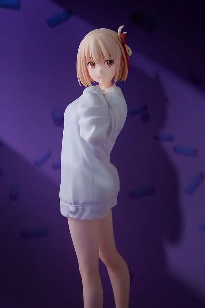 Lycoris Recoil PVC Statue 1/7 Chisato Nishikigi: Oversized Sweatshirt Ver. 25 cm product photo