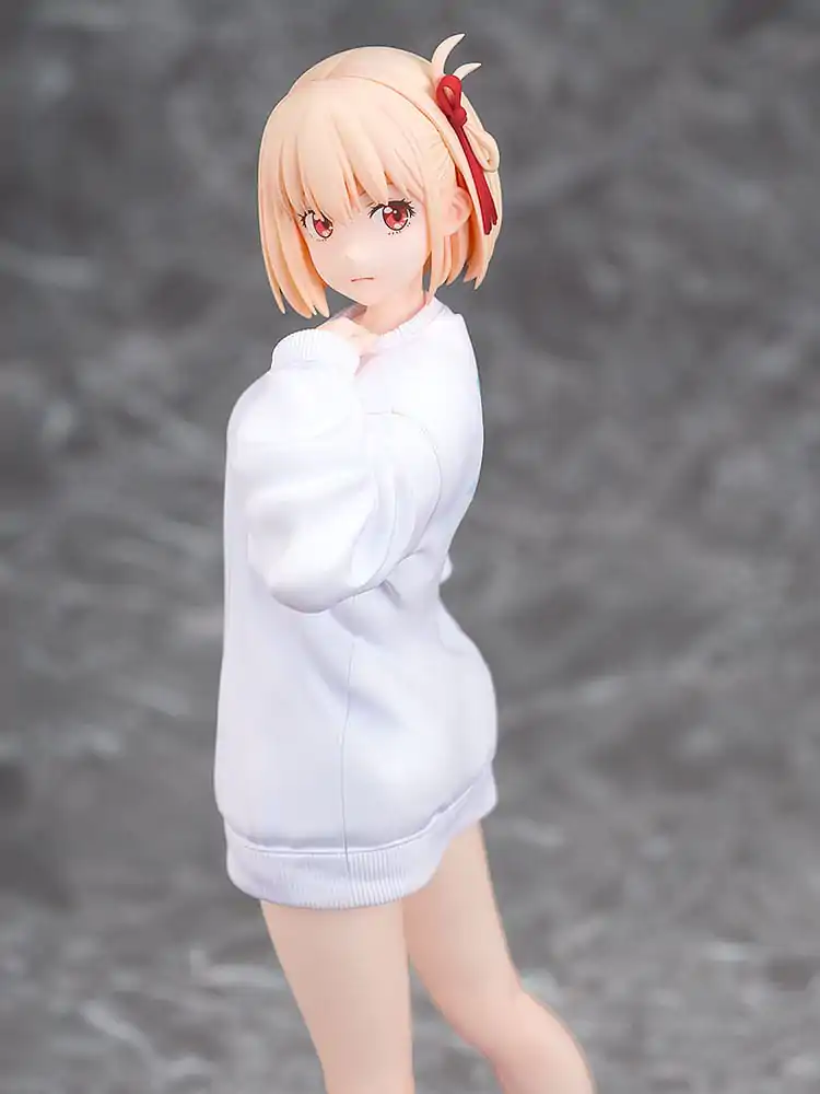 Lycoris Recoil PVC Statue 1/7 Chisato Nishikigi: Oversized Sweatshirt Ver. 25 cm product photo