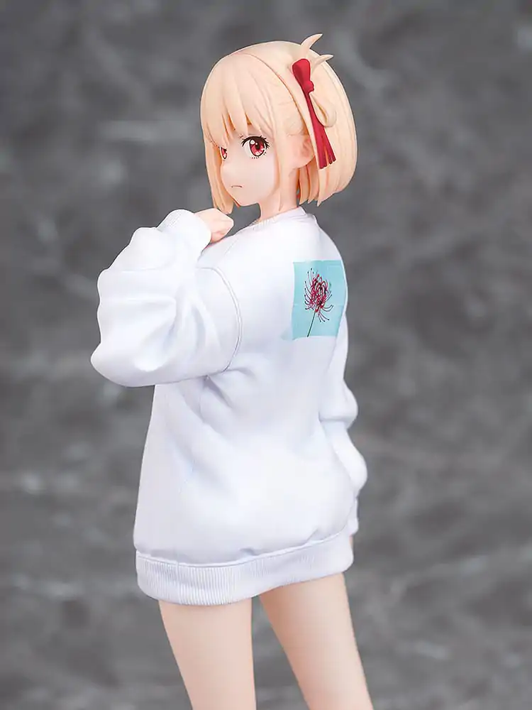 Lycoris Recoil PVC Statue 1/7 Chisato Nishikigi: Oversized Sweatshirt Ver. 25 cm product photo