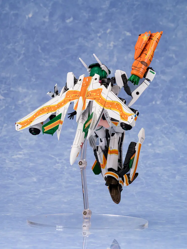 Macross Frontier Plastic Model Kit VF-25F Messiah Ranka Lee Macross 40th Anniversary 22 cm product photo