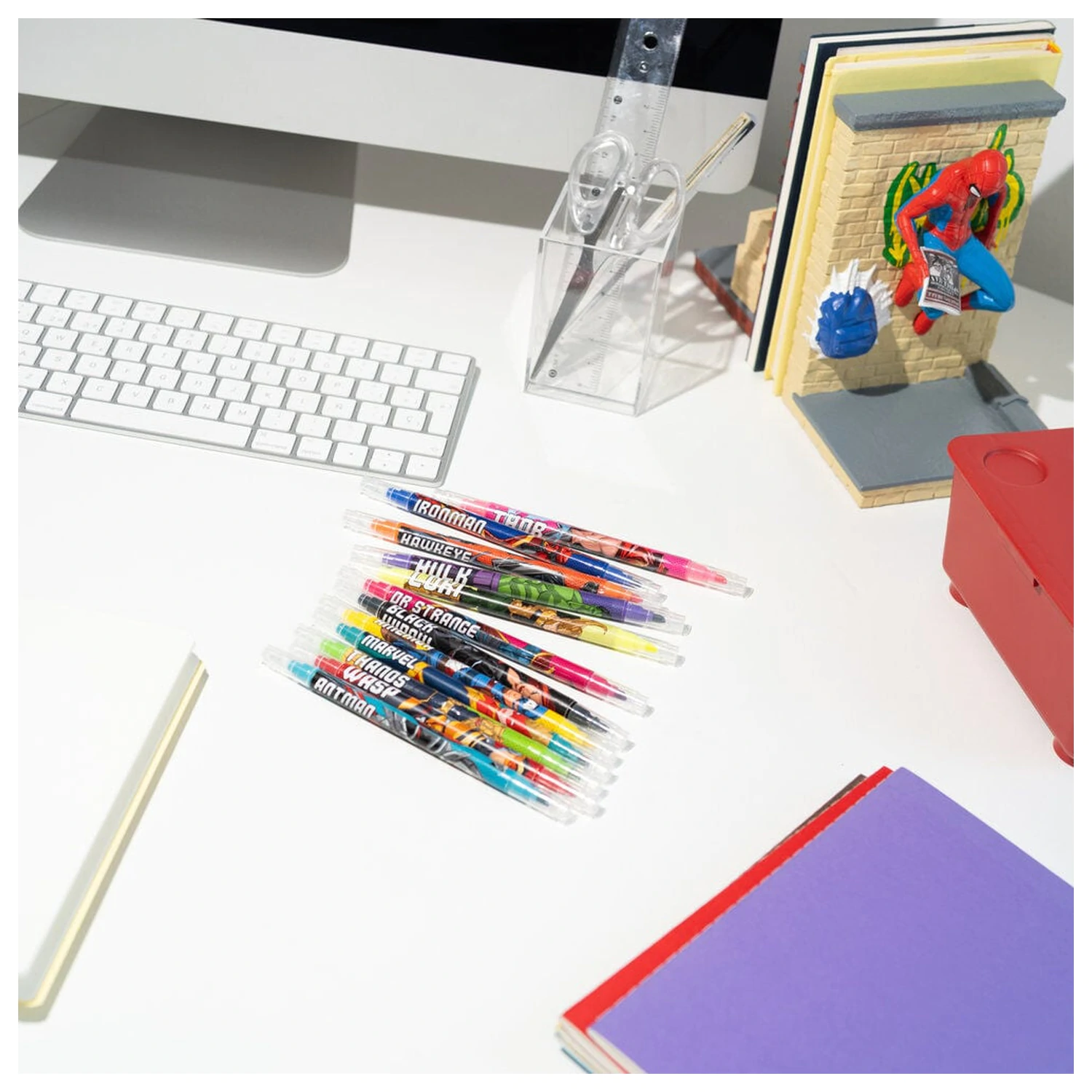 Marvel Avengers 12 erasable markers pack product photo