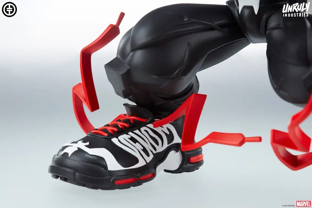 Marvel Designer Series Vinyl Statue Venom by Tracy Tubera 23 cm product photo