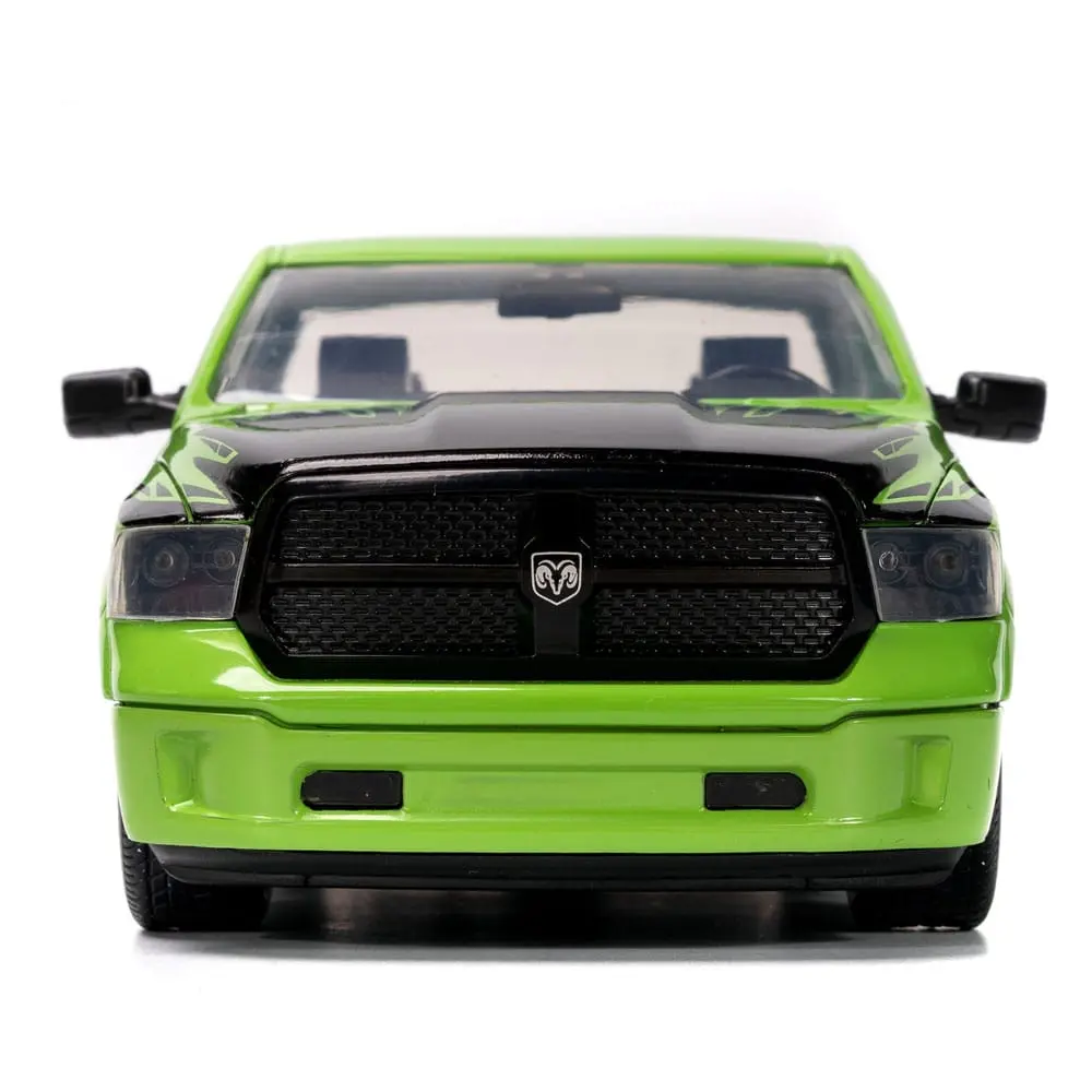 Marvel Hollywood Rides Diecast Model 1/24 2014 Ram 1500 with Hulk Figur product photo