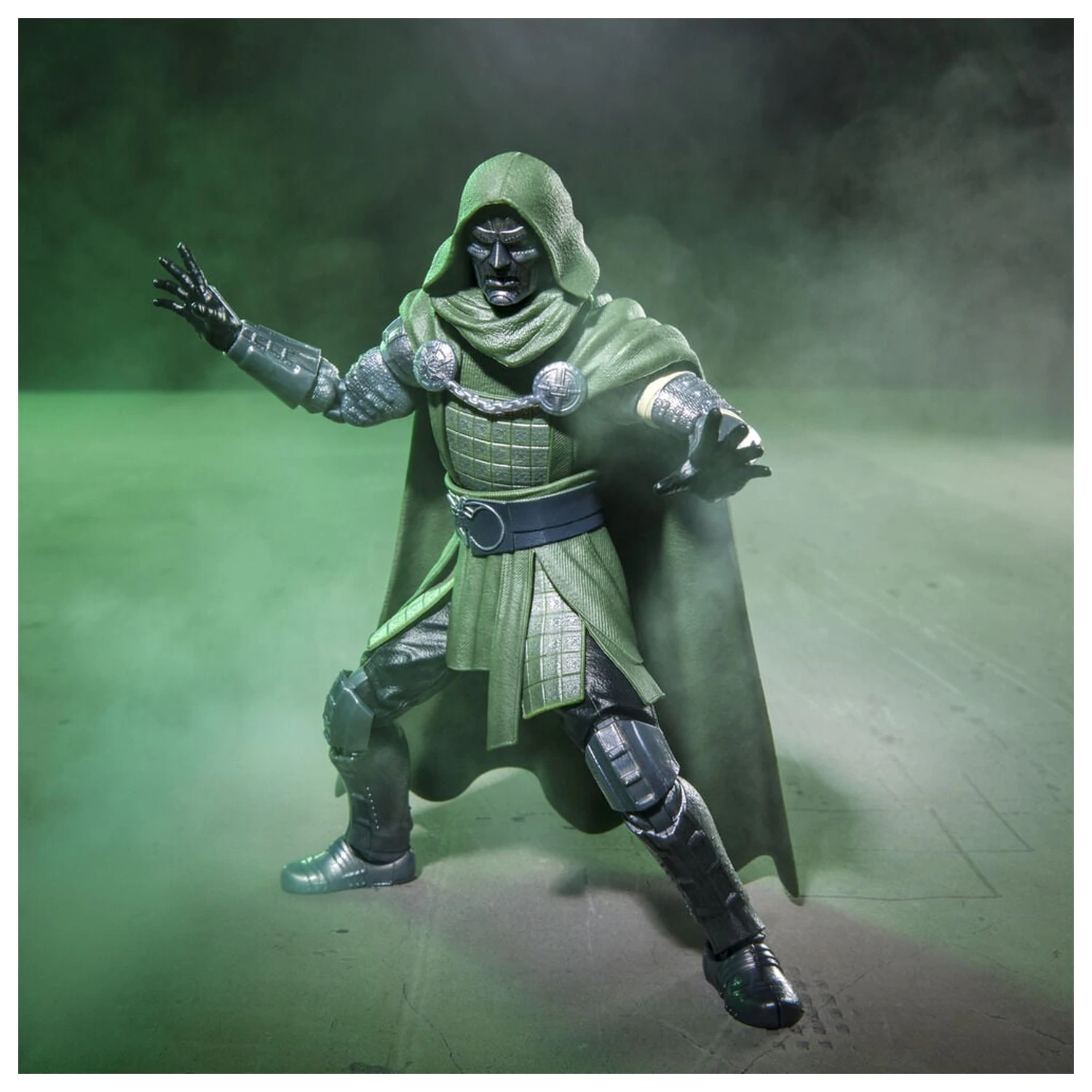 Marvel Legends Series Avengers Doomsday Doctor Doom figure 15cm product photo