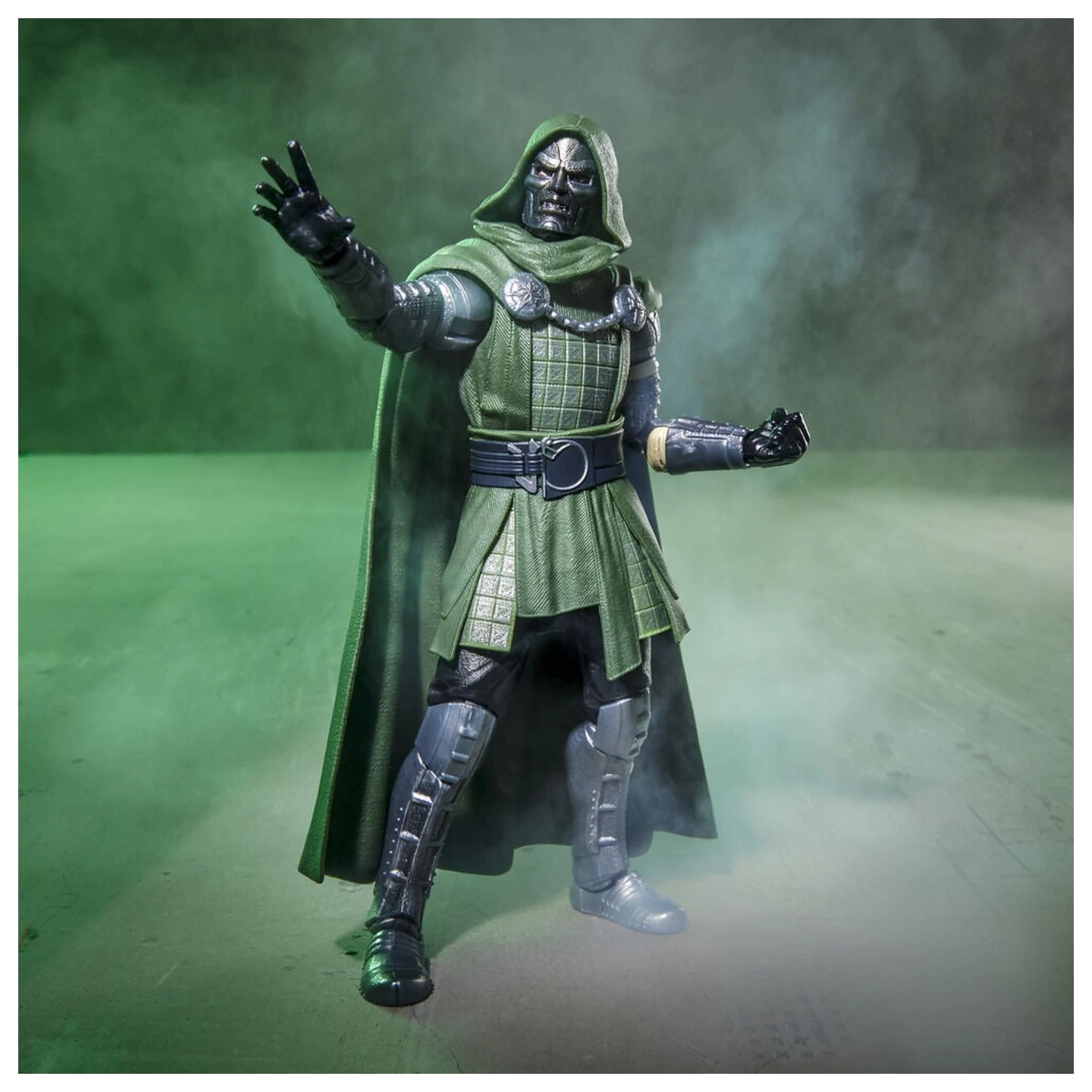 Marvel Legends Series Avengers Doomsday Doctor Doom figure 15cm product photo