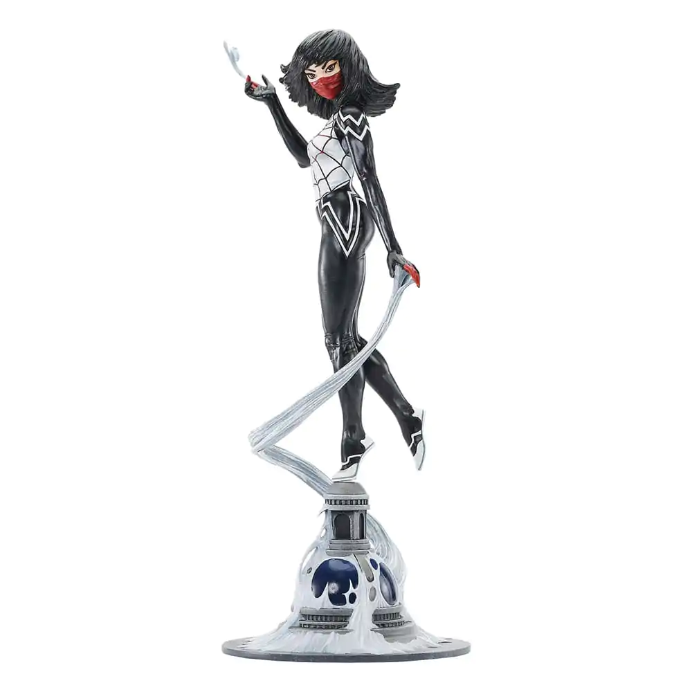 Marvel Premier Collection Statue 1/7 Silk 36 cm termékfotó