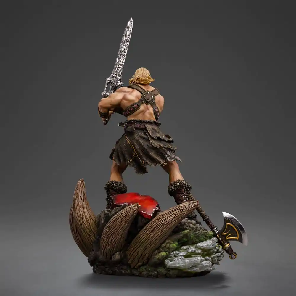 Masters of the Universe Deluxe Art Scale Statue 1/10 He-Man Unleashed 34 cm termékfotó