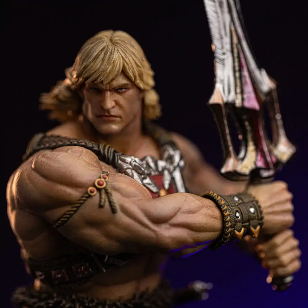 Masters of the Universe Deluxe Art Scale Statue 1/10 He-Man Unleashed 34 cm termékfotó