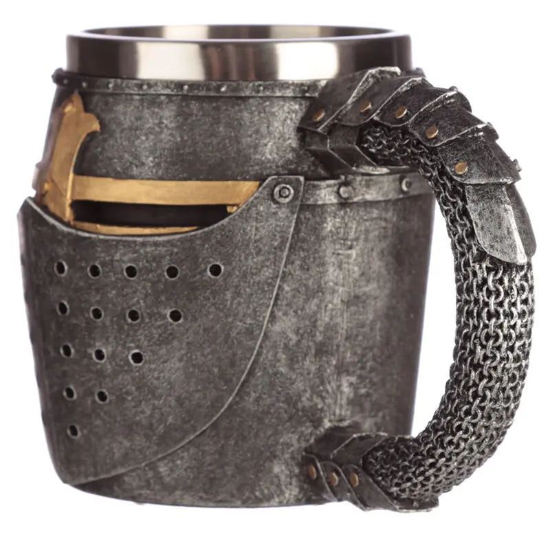 Medieval Helmet and Chain Mail jug termékfotó